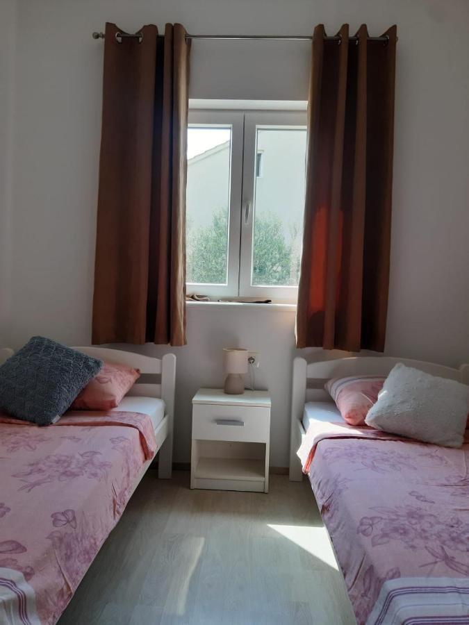 Apartman Tanja Apartamento Bilice Exterior foto